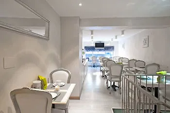 Via Marsaglia Hotel 3*